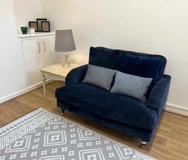 Bedsit, George Street, M25 - Photo 2