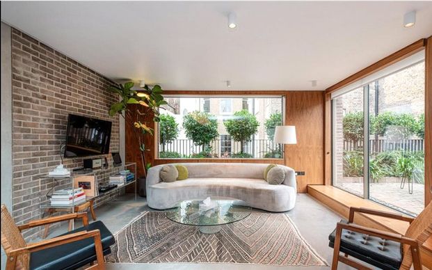 Weymouth Mews, Marylebone - Photo 1