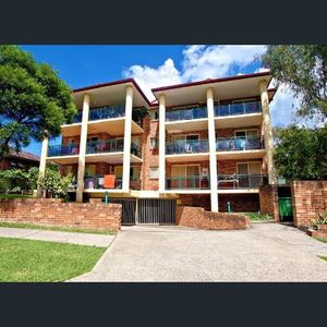 3/76 Catherine st, Punchbowl, NSW 2196 - Photo 2