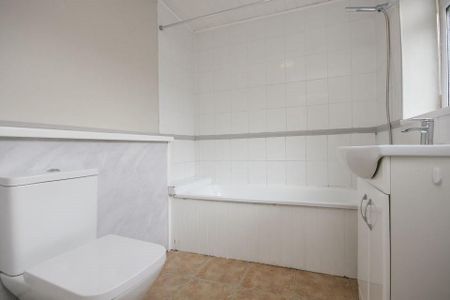 2 Beds - Terraced House - - Photo 3