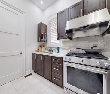 For Lease - 20 Giardina Crescent, Richmond Hill, Ontario - Photo 1