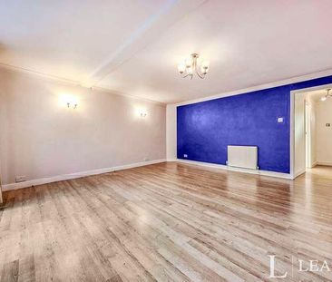 Collins Cross, Bishop's Stortford, Hertfordshire, CM23 - Photo 2