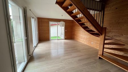 Location Maison 5 pièces 134m² CLERMONT FERRAND 63000 - Photo 2