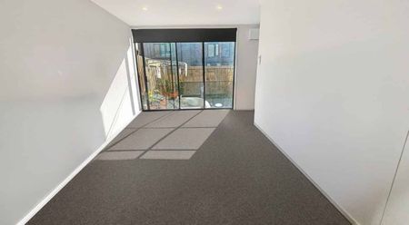 2/323 Lincoln Rd, Addington - Photo 2