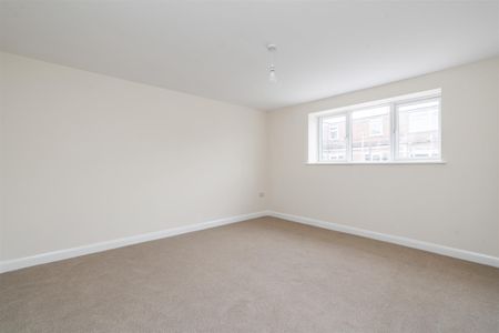 1 bed apartment to rent in Coventry Road, Birmingham, B26 - Photo 2