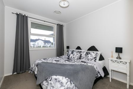 Move in for Christmas! - Photo 3