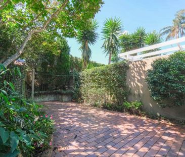 Charming Large 3-Bedroom Home - Photo 4