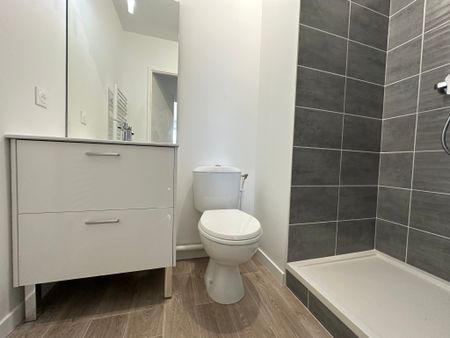 Location Appartement 4 pièces 80m² LUISANT 28600 - Photo 2