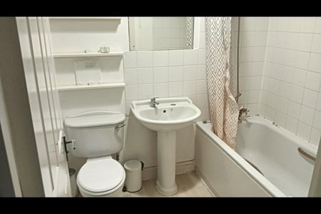 2 Bed Terraced House, Clayton Drive, SE8 - Photo 3