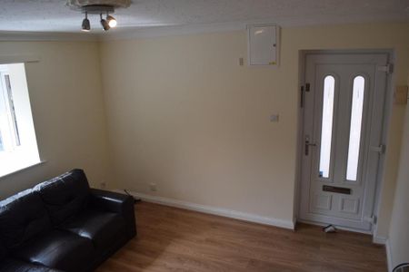 1 bedroom end of terrace house to rent - Photo 2