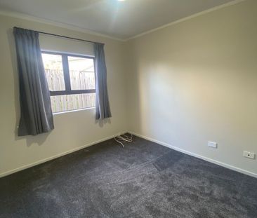 MANUREWA, 2 BEDROOMS - Photo 4