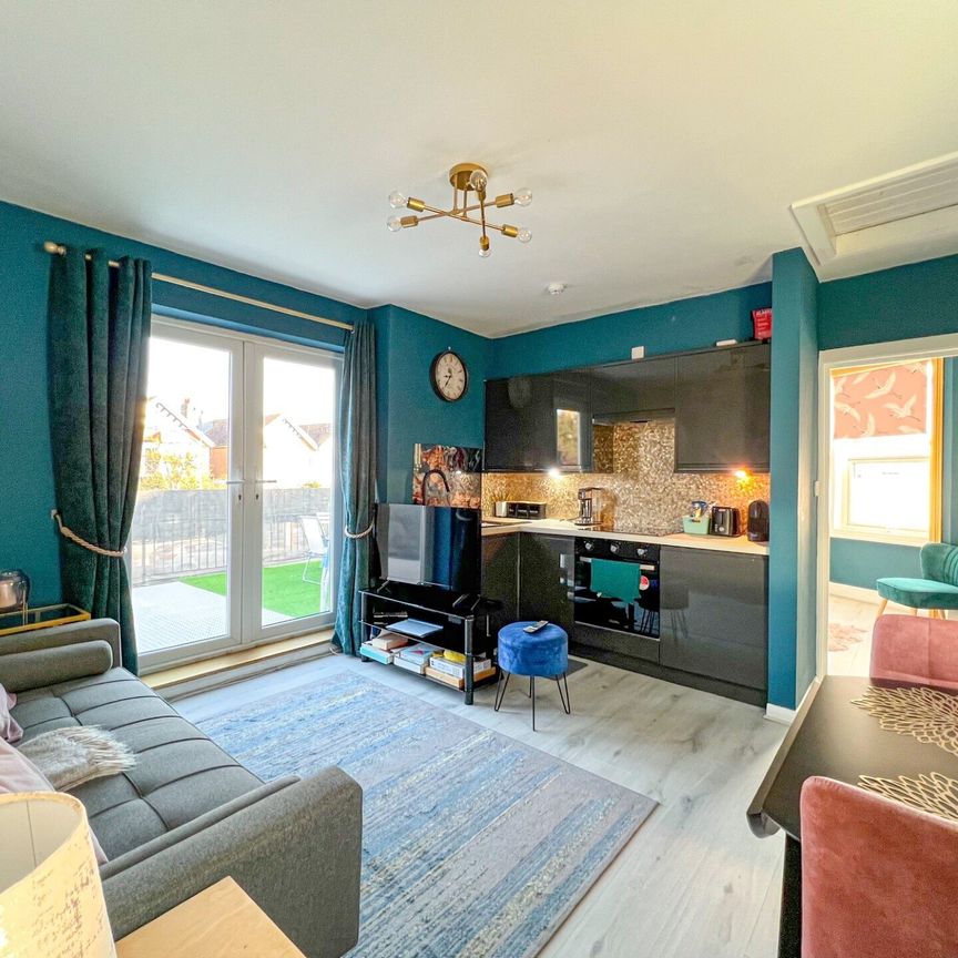 Alexandra Road, Worthing - Photo 1