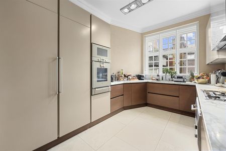 4 bed apartment to rent in Mount Street, London, W1K - Photo 2