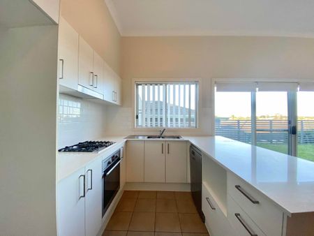 6/28-30 Cowmeadow Road, Mount Hutton - Photo 4