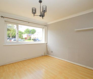 3 bedroom end of terrace house to rent - Photo 2