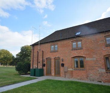 The Hayloft, Upper Brook Farm, Uttoxeter, Marchington Uttoxeter, ST... - Photo 1