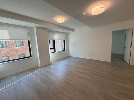 For Lease - 3 Strathgowan Avenue Unit# 201, Toronto, Ontario - Photo 3