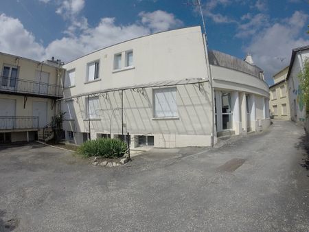 STUDIO MEUBLE A LOUER - BLOIS - QUARTIER DES ECOLES, CHAUFFAGE ET EAU CHAUDE INCLUS - Photo 4