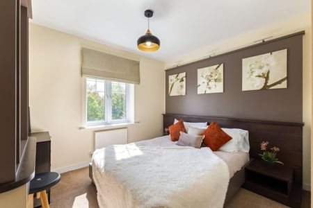 4 bedroom end of terrace house to rent - Photo 4