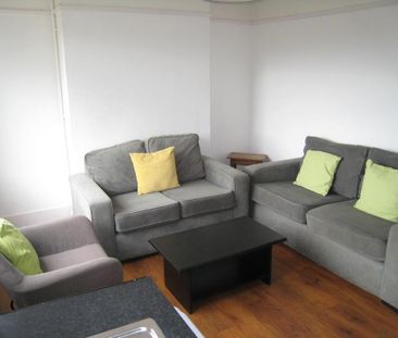 4 bedroom terraced house to rent - Photo 2