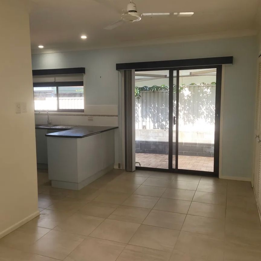 Spacious 4‑Bed Family Home on Quiet Court in Hillcrest – Ready to Rent - Photo 1