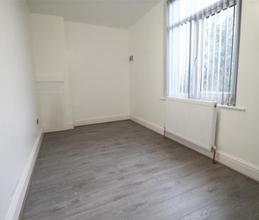 1 bedroom in a house share to rent - Photo 6