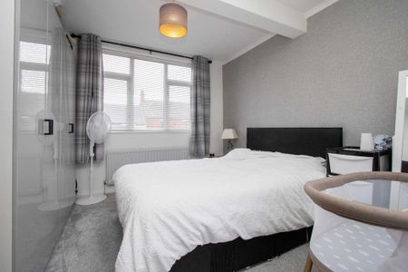 2 bedroom semi-detached house to rent - Photo 2