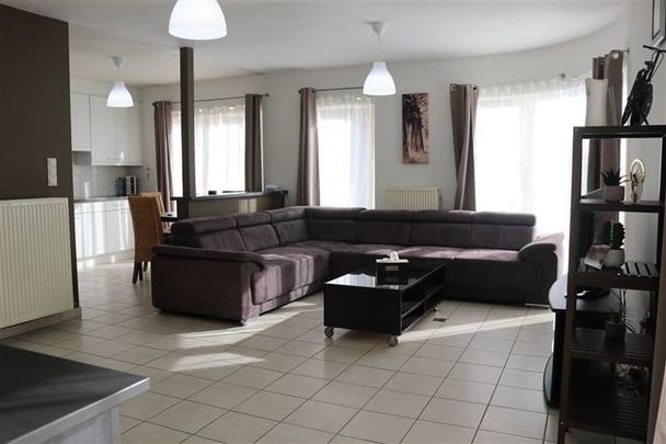 Appartement te huur - Photo 1