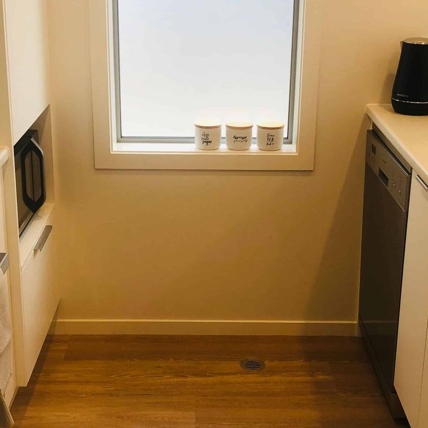 3 Bedrooms Moera - Photo 1