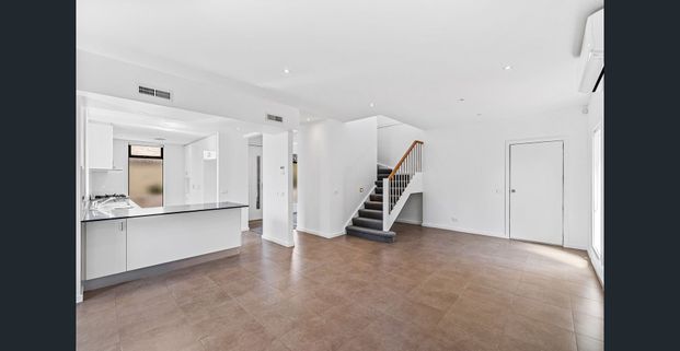 *REGISTER TO INSPECT VIA REALESTATE.COM.AU LINK & PHOTO ID MUST BE PROVIDED AT ENTRY, WHEN VIEWING ALL RENTAL PROPERTIES WITH BARRY PLANT FRANKSTON* - Photo 1