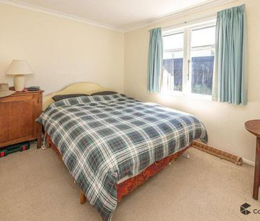 Sunny family home - Photo 2