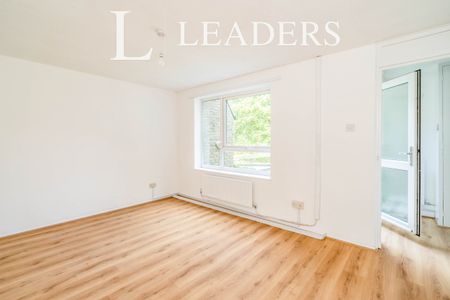 3 bedroom terraced to rent The Copse, Chichester, PO19 - Photo 5