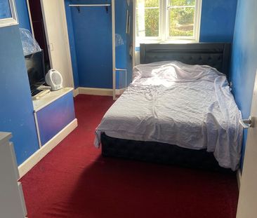 Room in a Shared House, Bourne Stevens Close, RG1 - Photo 3