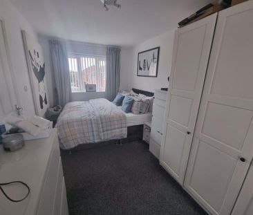 2 bedroom semi-detached house to rent - Photo 2