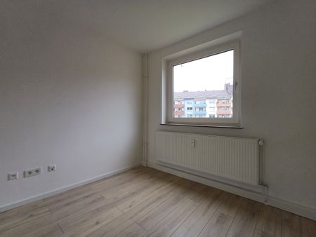 Sanierte 2-Zimmer-Wohnung mit Balkon - Foto 4