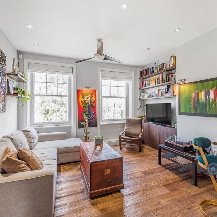 1 bedroom in a flat share to rent - Photo 1