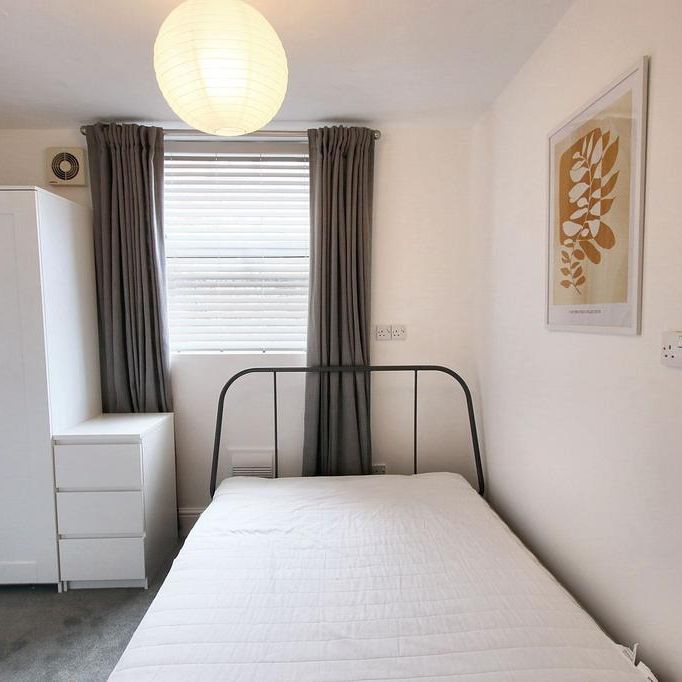 2 bedroom house share to rent - Photo 1