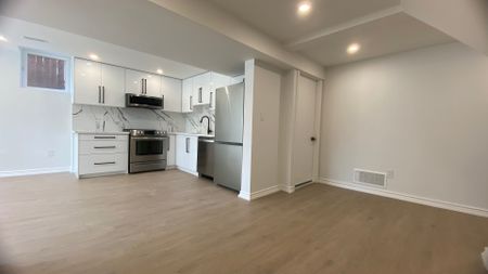 For Lease - 134 B Kemano Road Unit# Basement, Aurora, Ontario - Photo 3