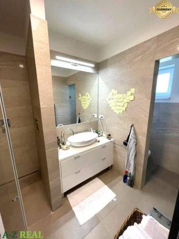 Luxusný 3-podlažný byt vo vile s krbom a výťahom a záhradou. - Photo 5