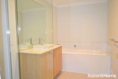 Brand new stunning 4-bedroom home - Photo 4