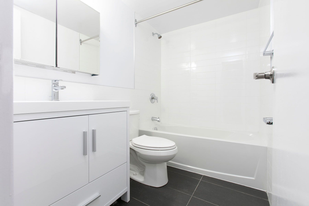 For Lease - 6200 Bathurst Street Unit# 409, Toronto, Ontario - Photo 1