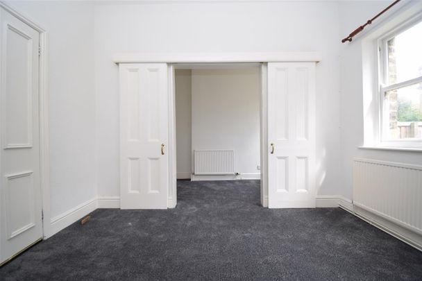 Cathedral Close, Wakefield - Photo 1