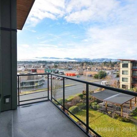 1 Bed plus Den / 2 Bath Top Floor Condo - Photo 4