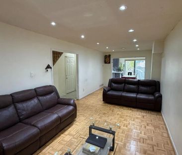 2 KETCHUM CRESCENT - Photo 2