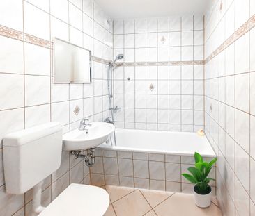Albert-Funk-Straße 102 - Photo 1