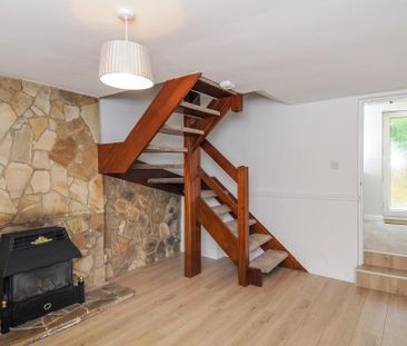 2 bedroom terraced house to rent - Photo 2