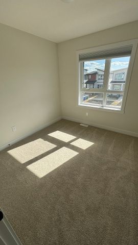 *BRANDE NEW* 3 Bedroom Upper Unit in Brighton - Photo 3
