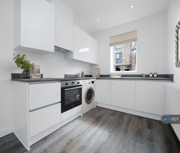 1 bedroom in a house share to rent - Photo 3