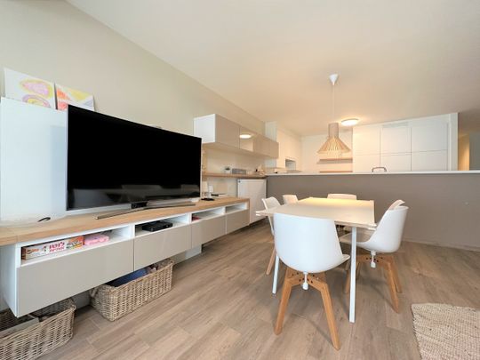 Gelijkvloers appartement met 3-slaapkamers en tuin in het Zoute. - Photo 1