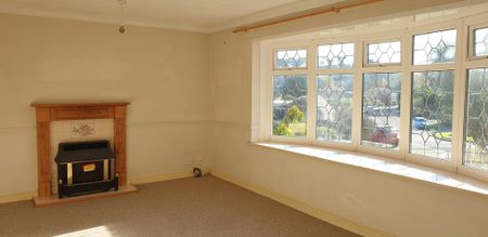 3 bedroom detached bungalow to rent - Photo 2